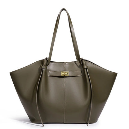 CarryCraft Lightweight Large Capacity 2025 New Bat-Shaped High Street Handbag European and American Style Trendy Single Shoulder Crossbody